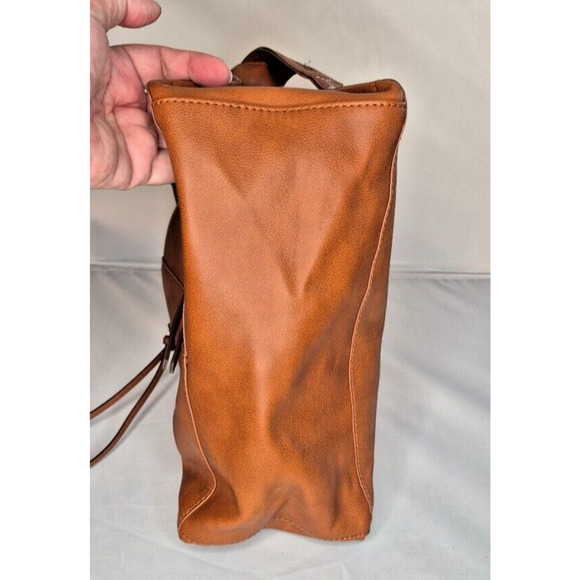 Universal Thread Goods Co. Tan Faux Leather Purse Handbag M Pockets Zip Closure - Picture 9 of 11